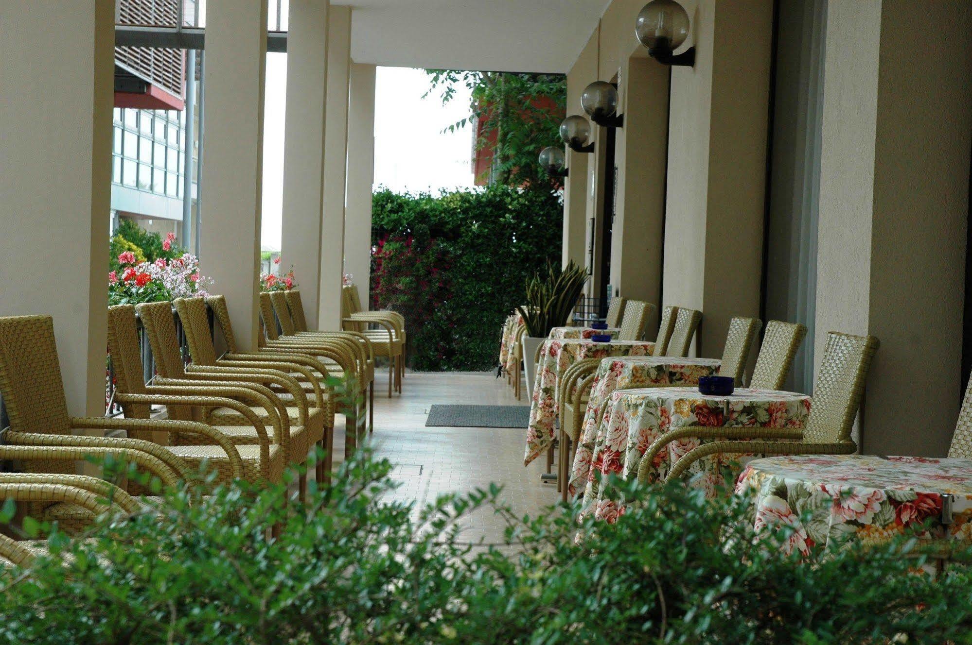 Pensione Villa Joli Lido di Jesolo Exterior photo
